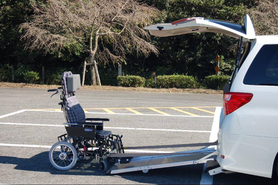 車椅子のスロープ乗車